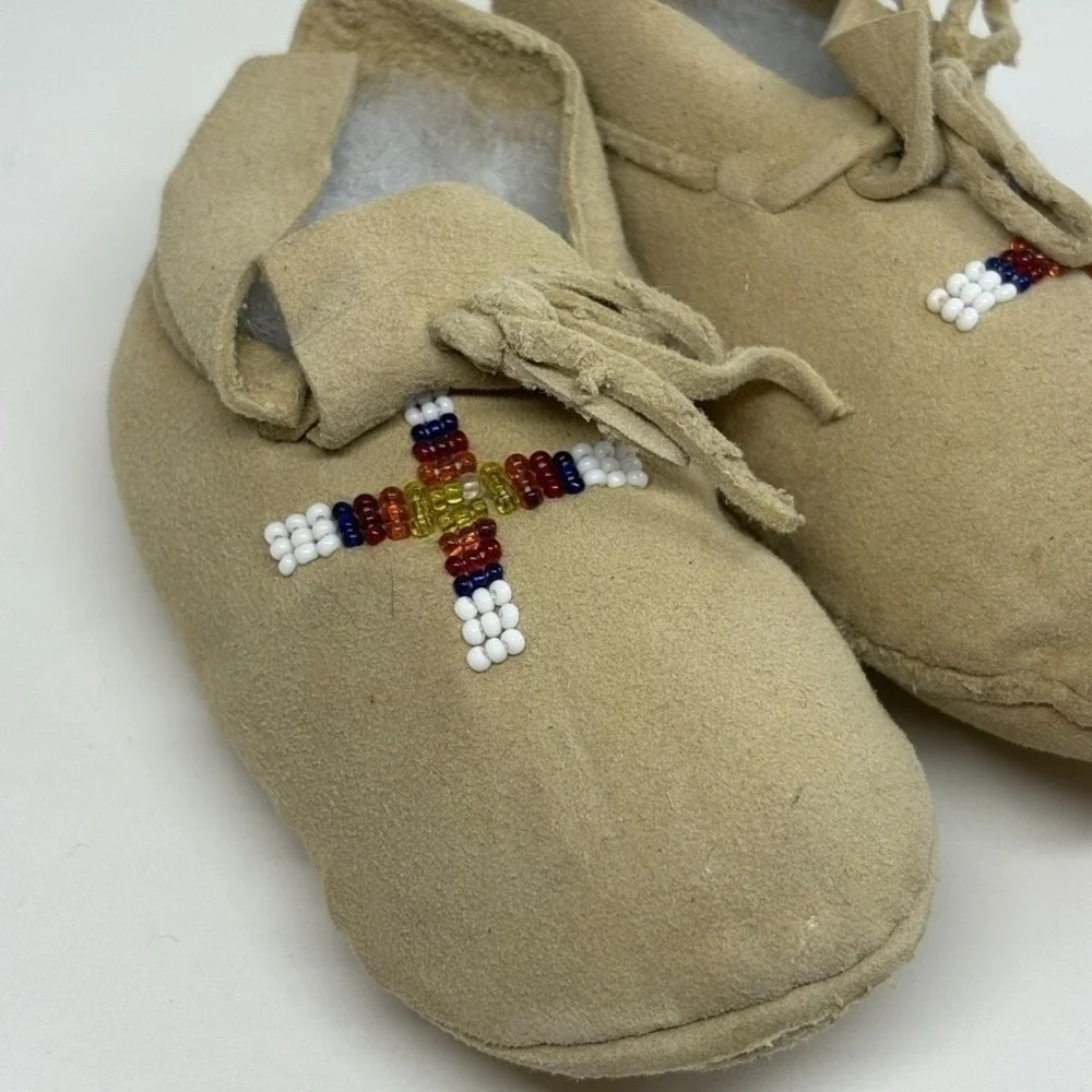 1900s Moccasins Sioux Indian Native American Child Tanned Hide Cross‎ Beadwork